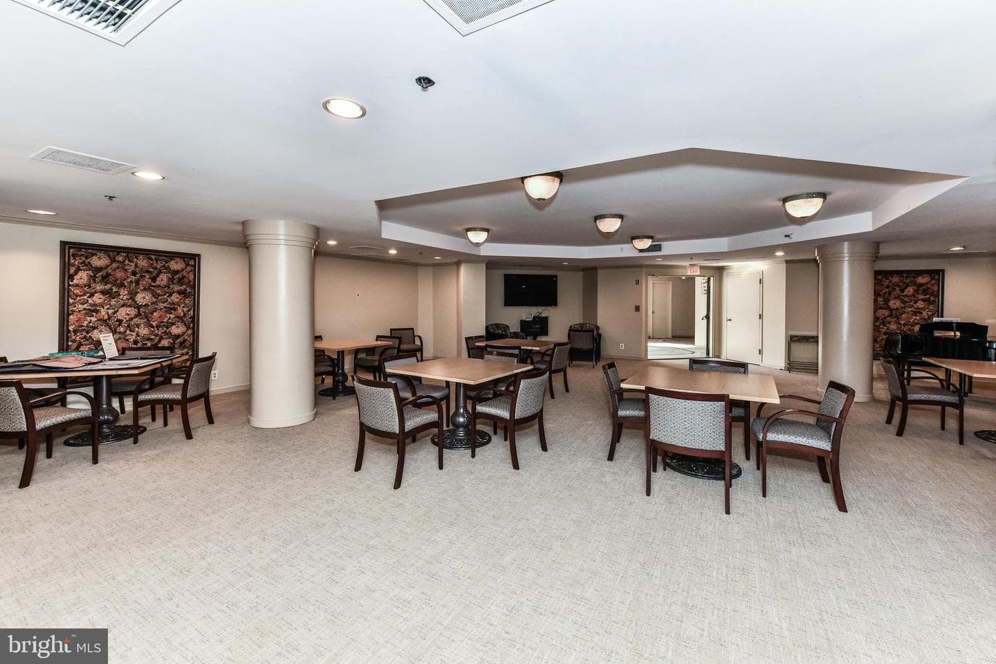 1600 N Oak Street #125 photo 36
