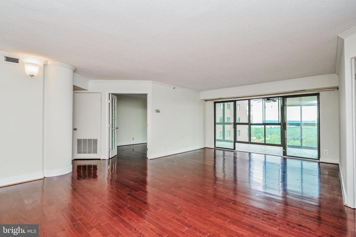1600 N Oak Street #919 photo 2
