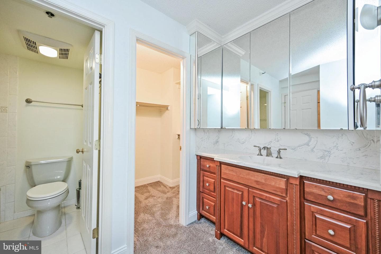 1600 N Oak Street #919 photo 34