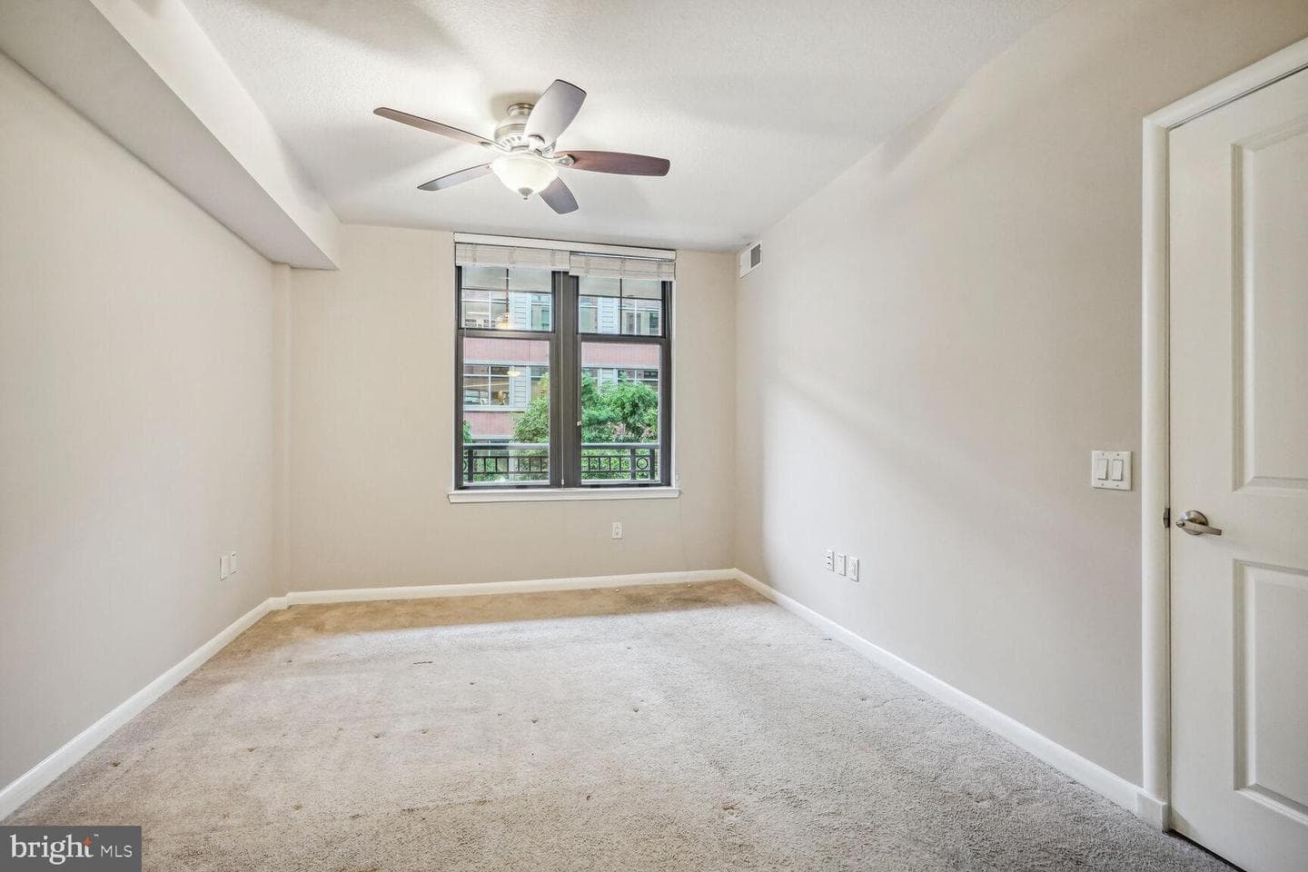 1021 N Garfield Street #320 photo 10