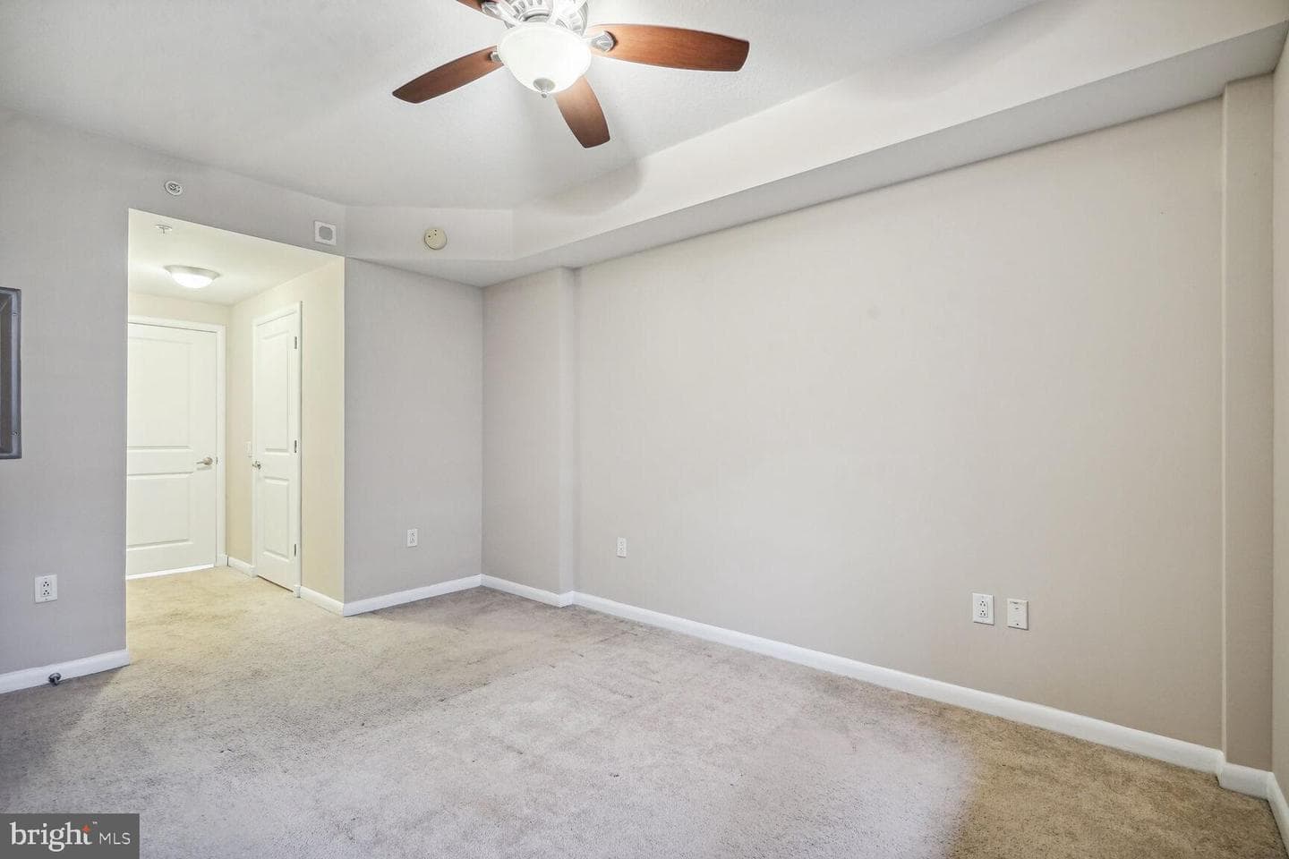 1021 N Garfield Street #320 photo 9