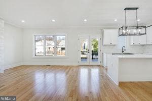 2023 S Kenmore Street photo 8