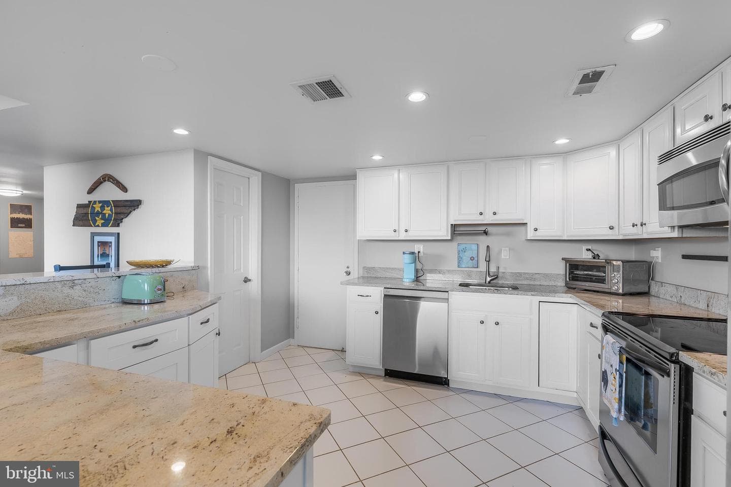 1515 S Arlington Ridge Road #702 photo 10