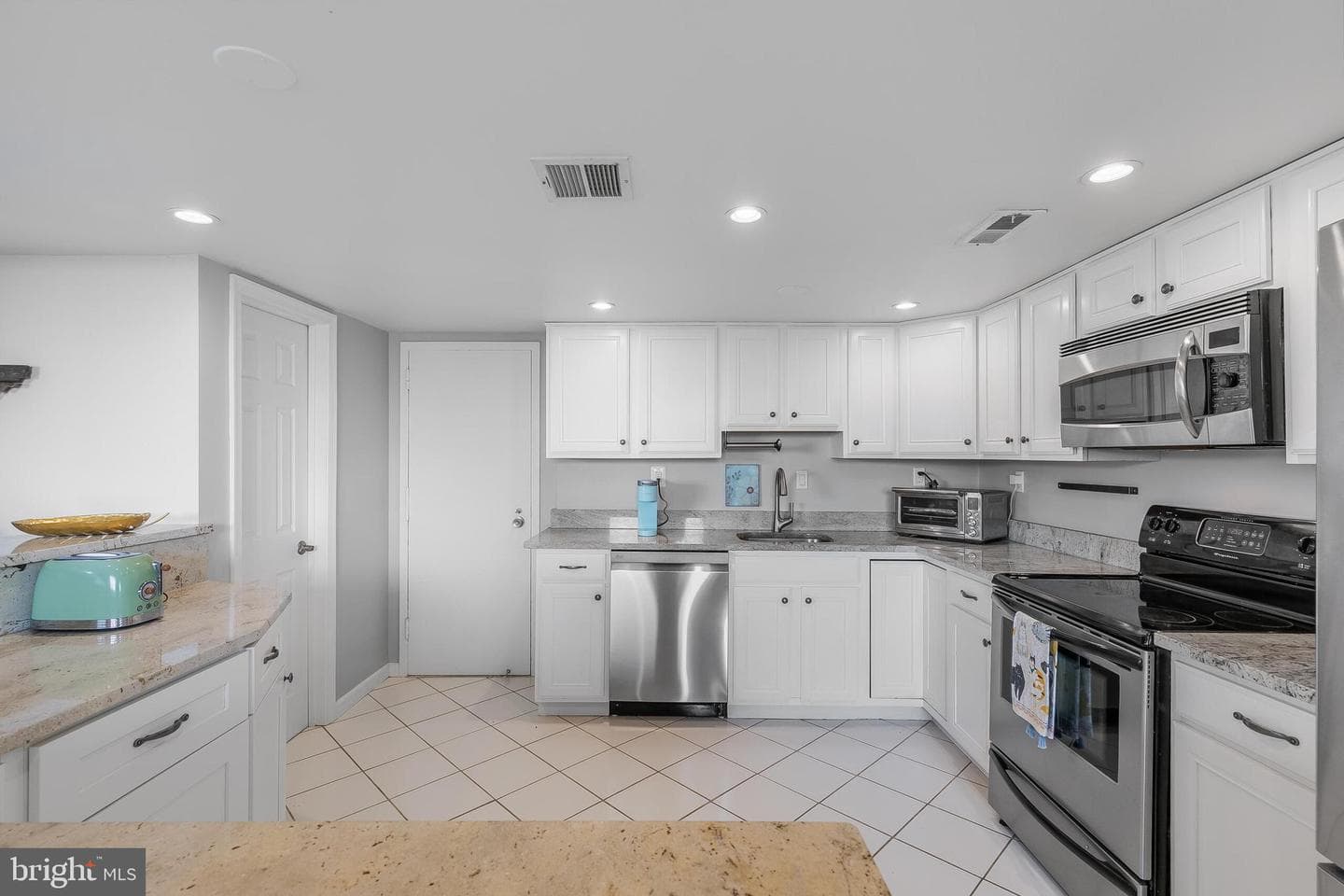 1515 S Arlington Ridge Road #702 photo 14