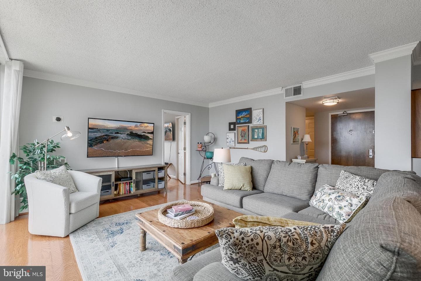1515 S Arlington Ridge Road #702 photo 16