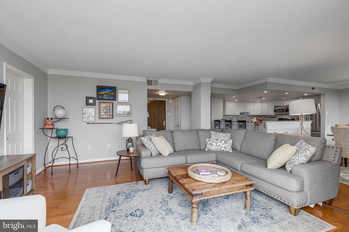 1515 S Arlington Ridge Road #702 photo 18