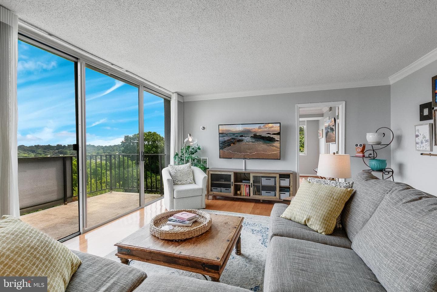 1515 S Arlington Ridge Road #702 photo 22