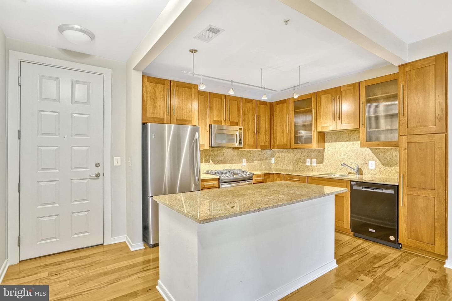 2200 N Westmoreland Street #421 photo 2