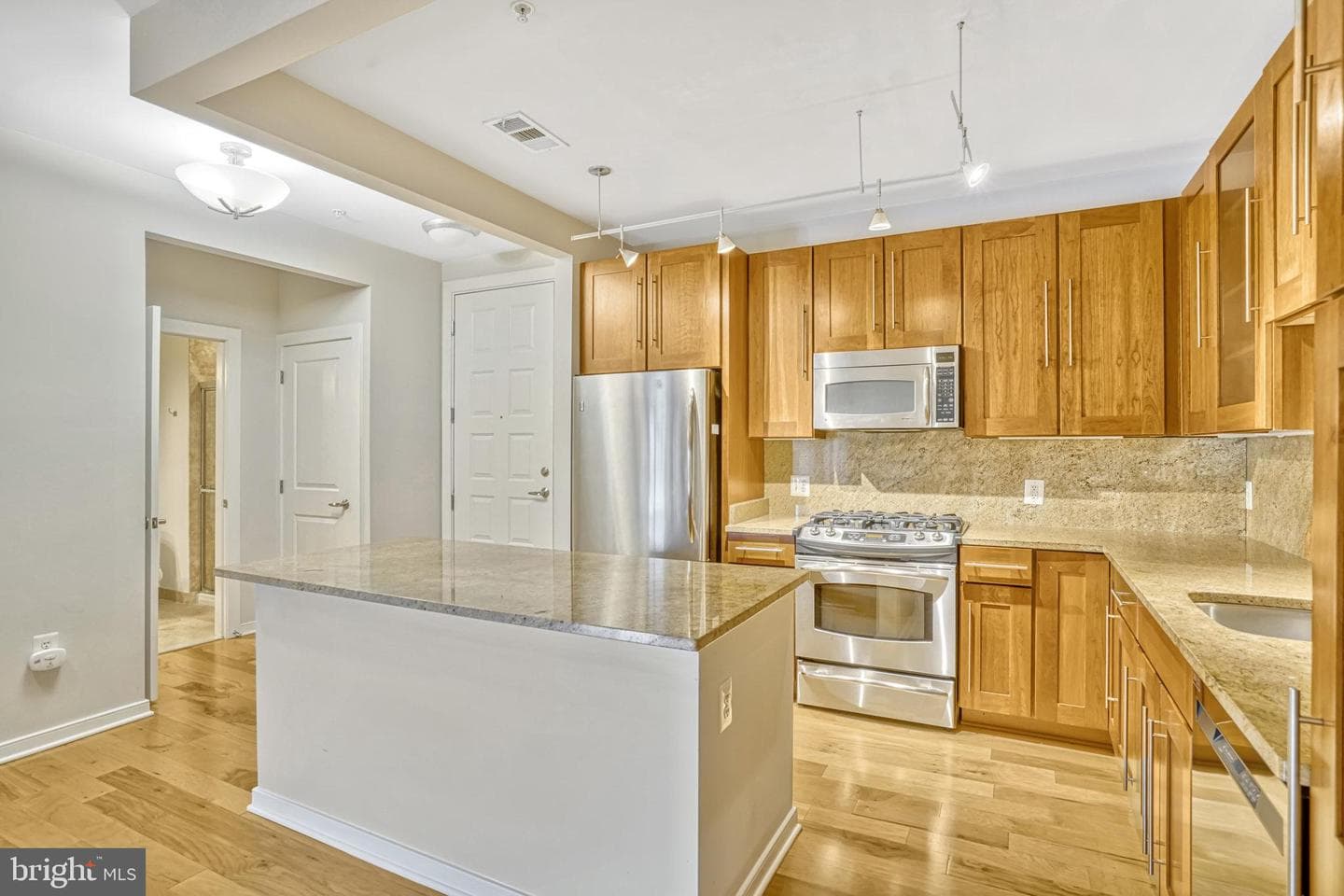 2200 N Westmoreland Street #421 photo 3