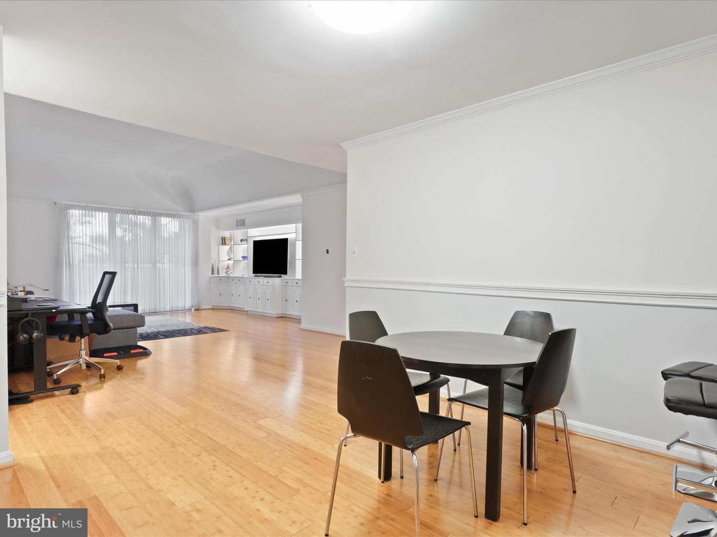 1101 S Arlington Ridge Road #104 photo 17