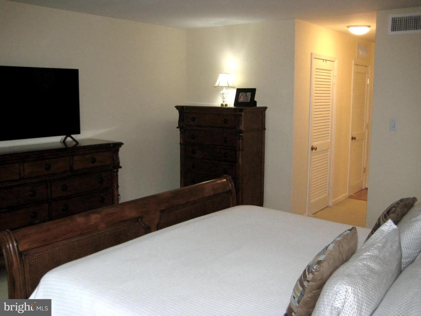 1101 S Arlington Ridge Road #104 photo 20