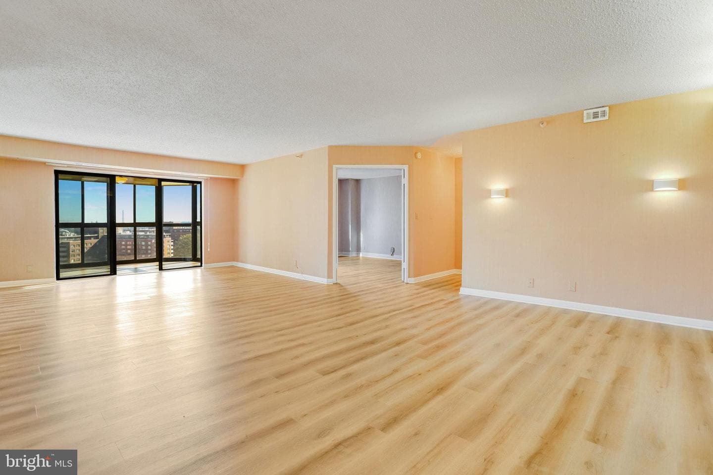 1600 N Oak Street #810 photo 28