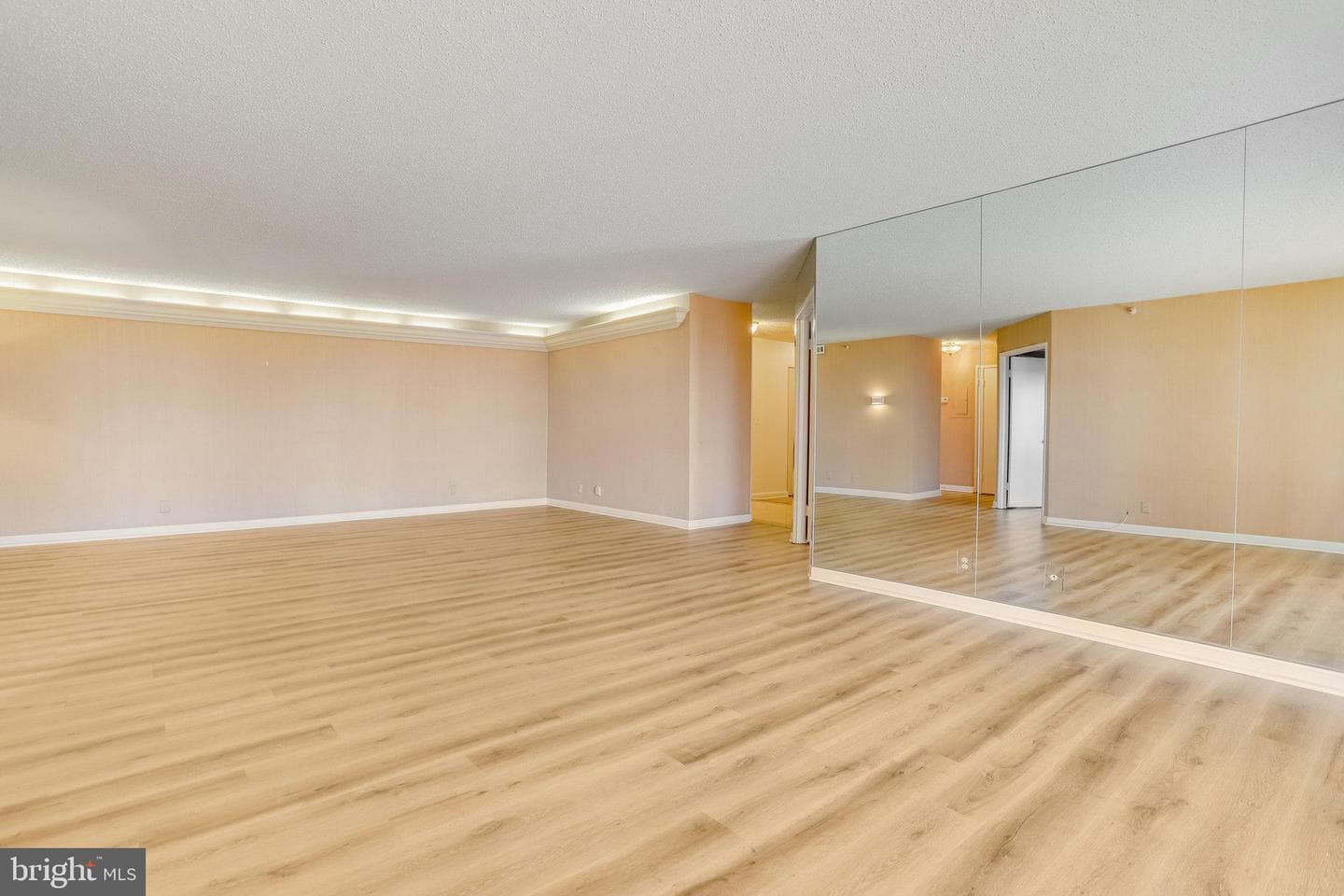 1600 N Oak Street #810 photo 32