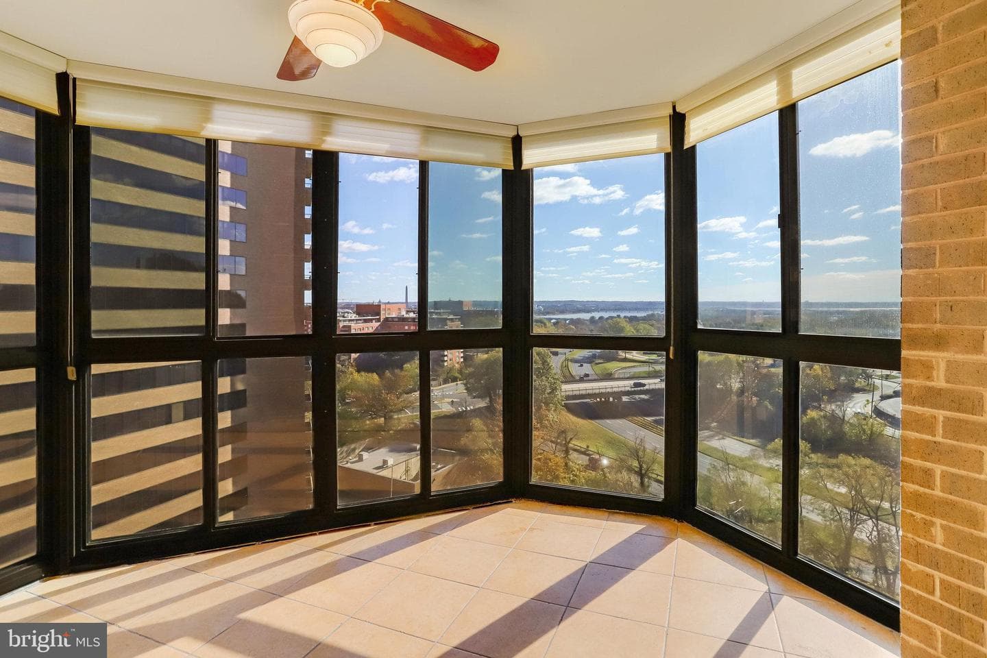 1600 N Oak Street #810 photo 33