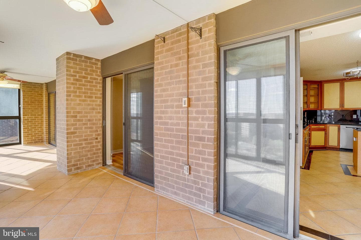 1600 N Oak Street #810 photo 38
