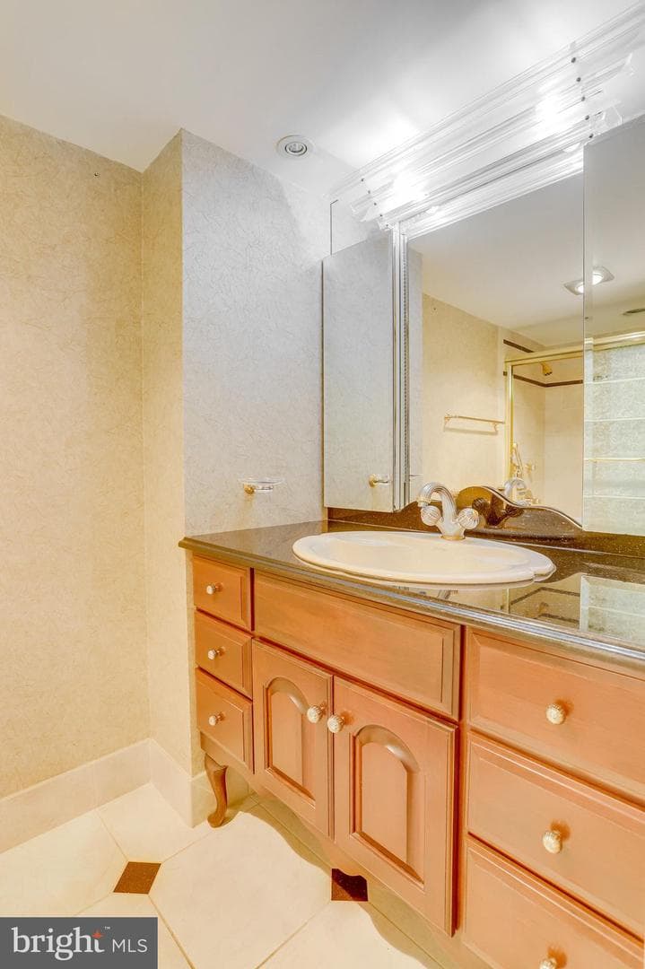1600 N Oak Street #810 photo 55