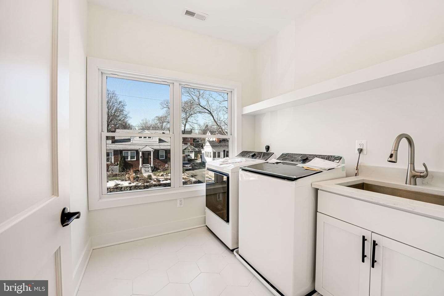 701 N Greenbrier Street photo 35