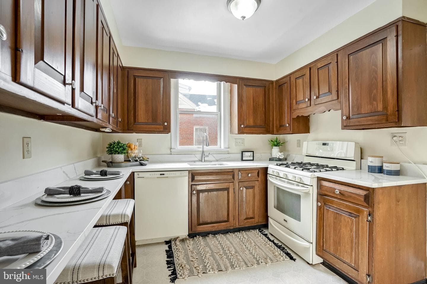 2108 N Troy Street photo 10