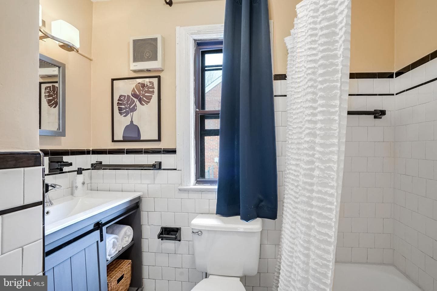 2108 N Troy Street photo 17