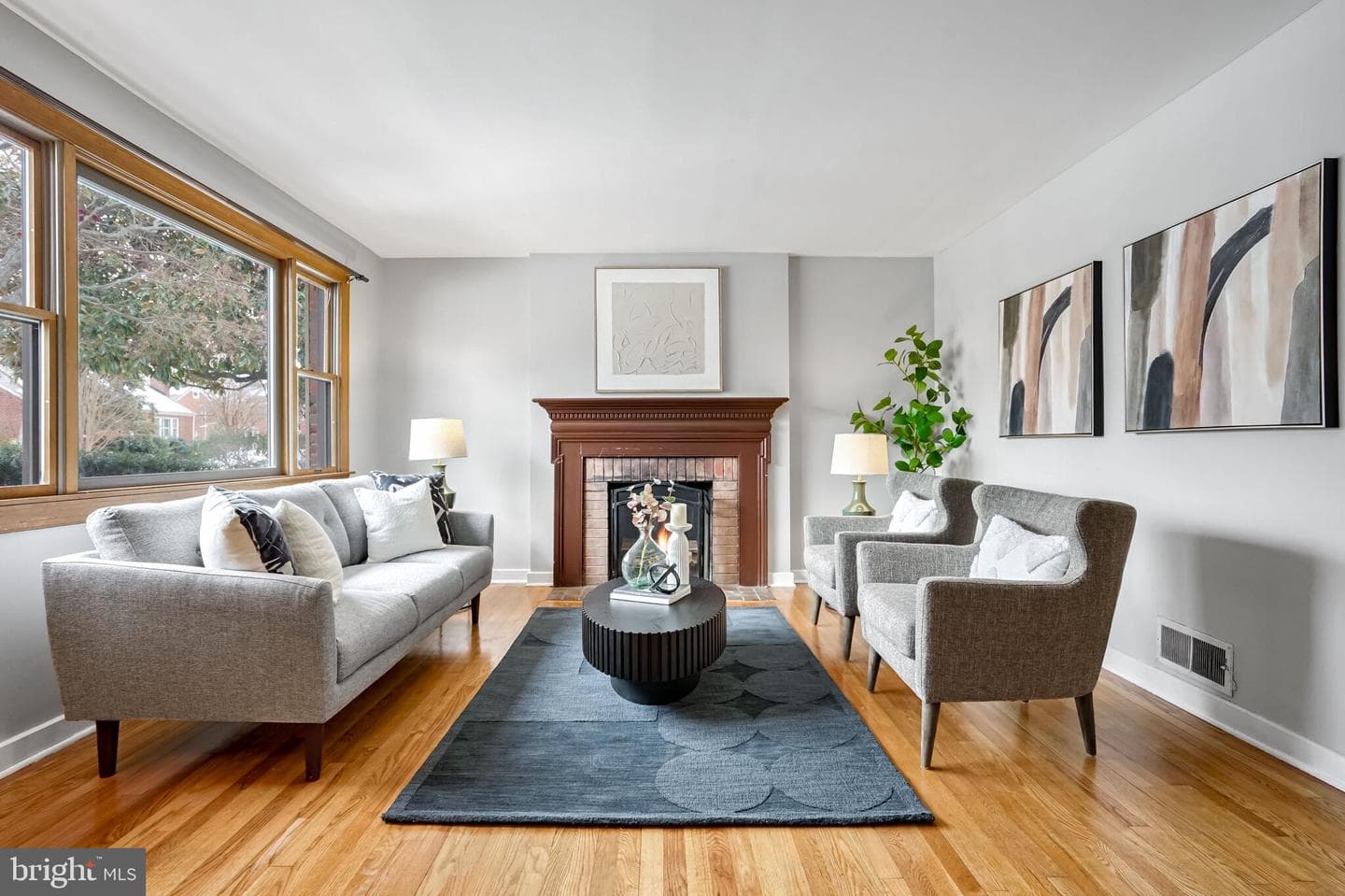 2108 N Troy Street photo 4
