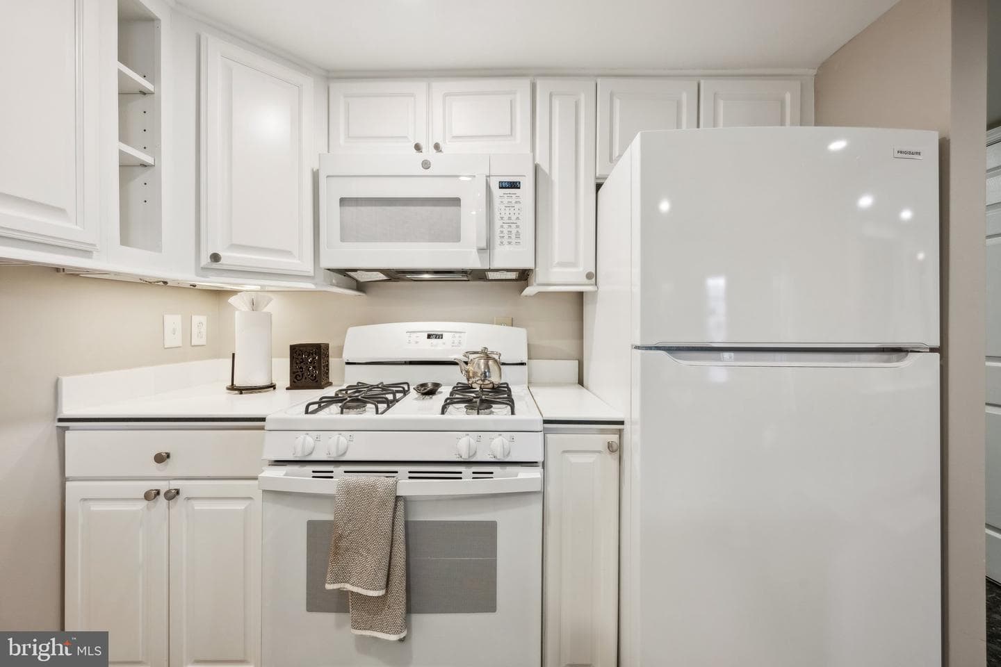 1276 N Wayne Street #320 photo 10