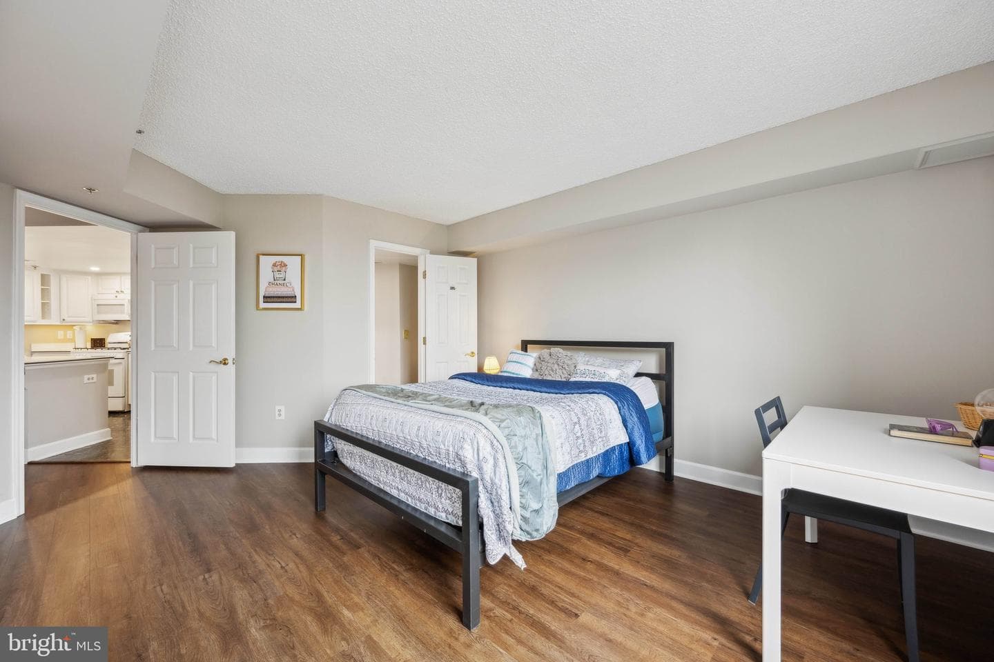 1276 N Wayne Street #320 photo 27
