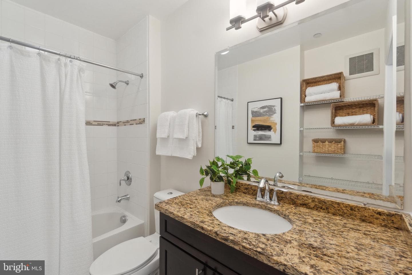 2101 N Monroe Street #208 photo 12