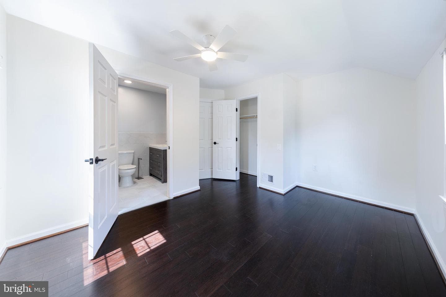 2822 Lorcom Lane photo 21