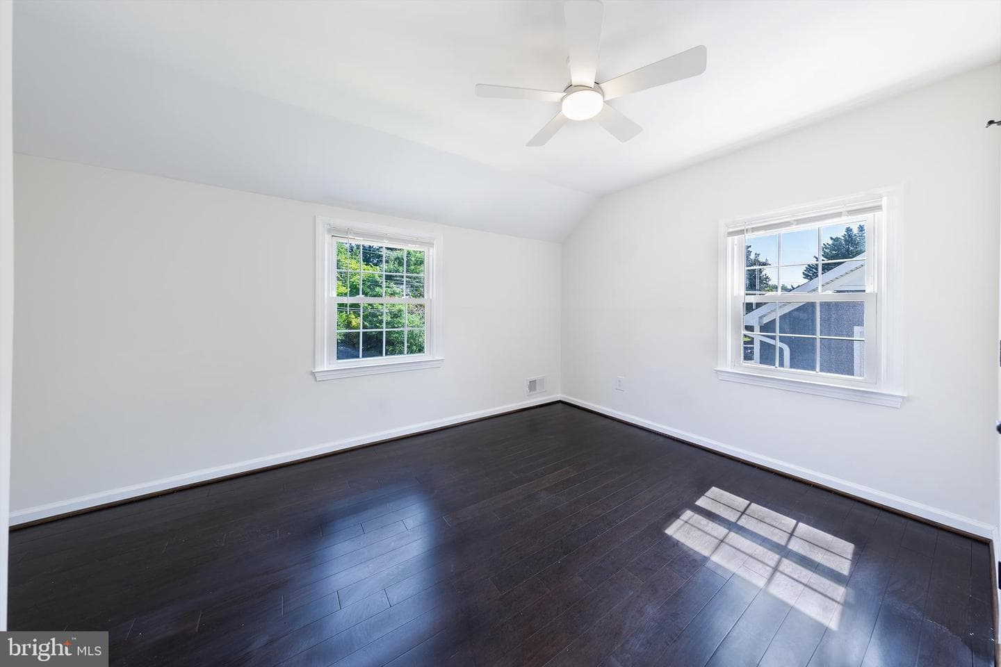 2822 Lorcom Lane photo 22
