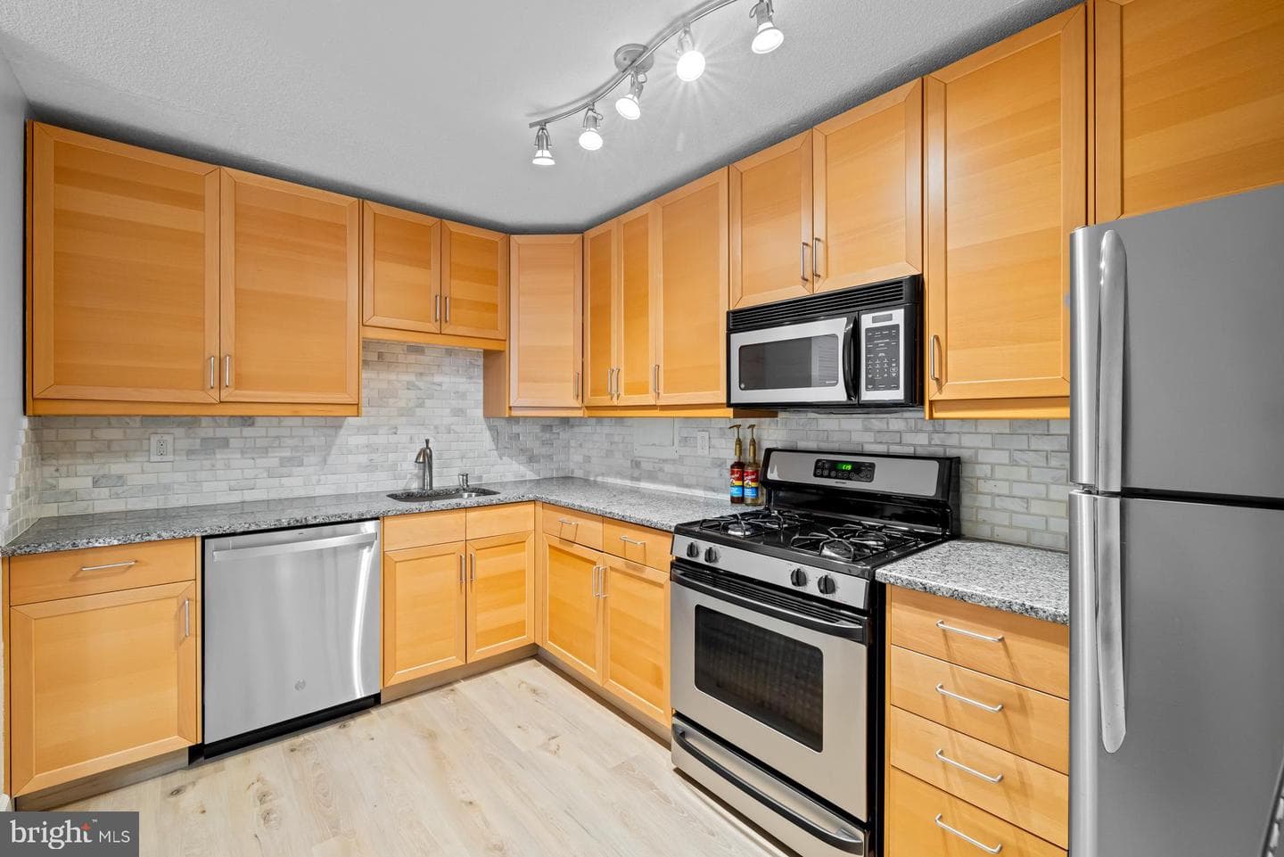 1300 Army Navy Drive #415 photo 13