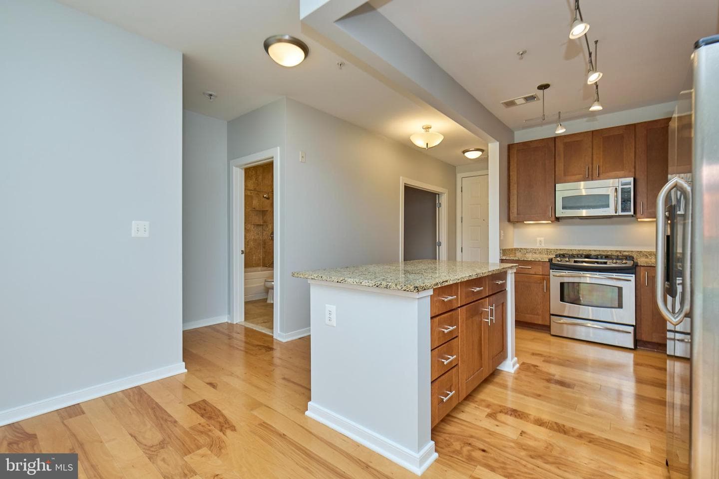 2200 N Westmoreland Street #330 photo 11
