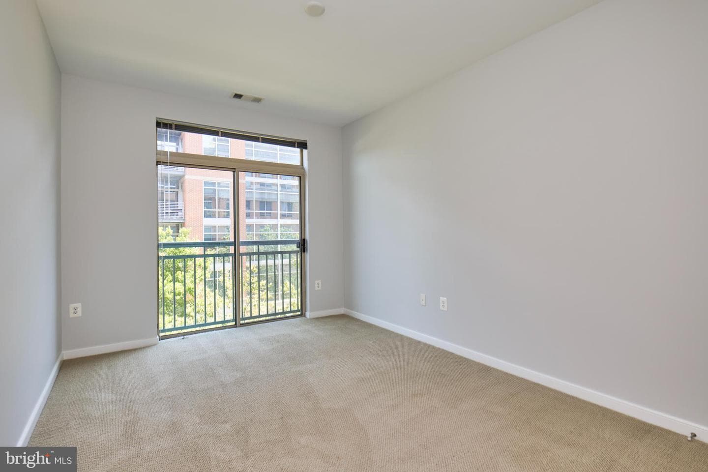 2200 N Westmoreland Street #330 photo 14