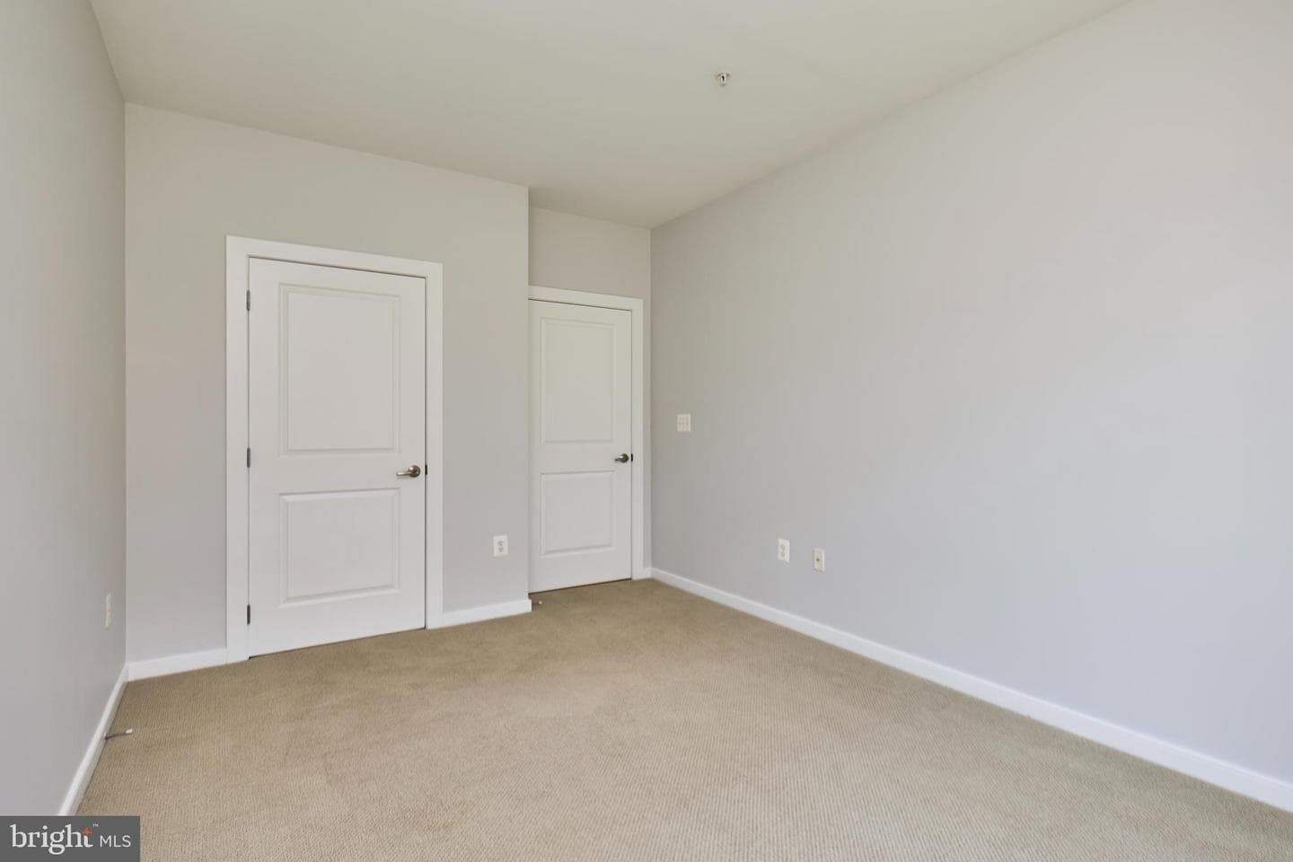 2200 N Westmoreland Street #330 photo 16