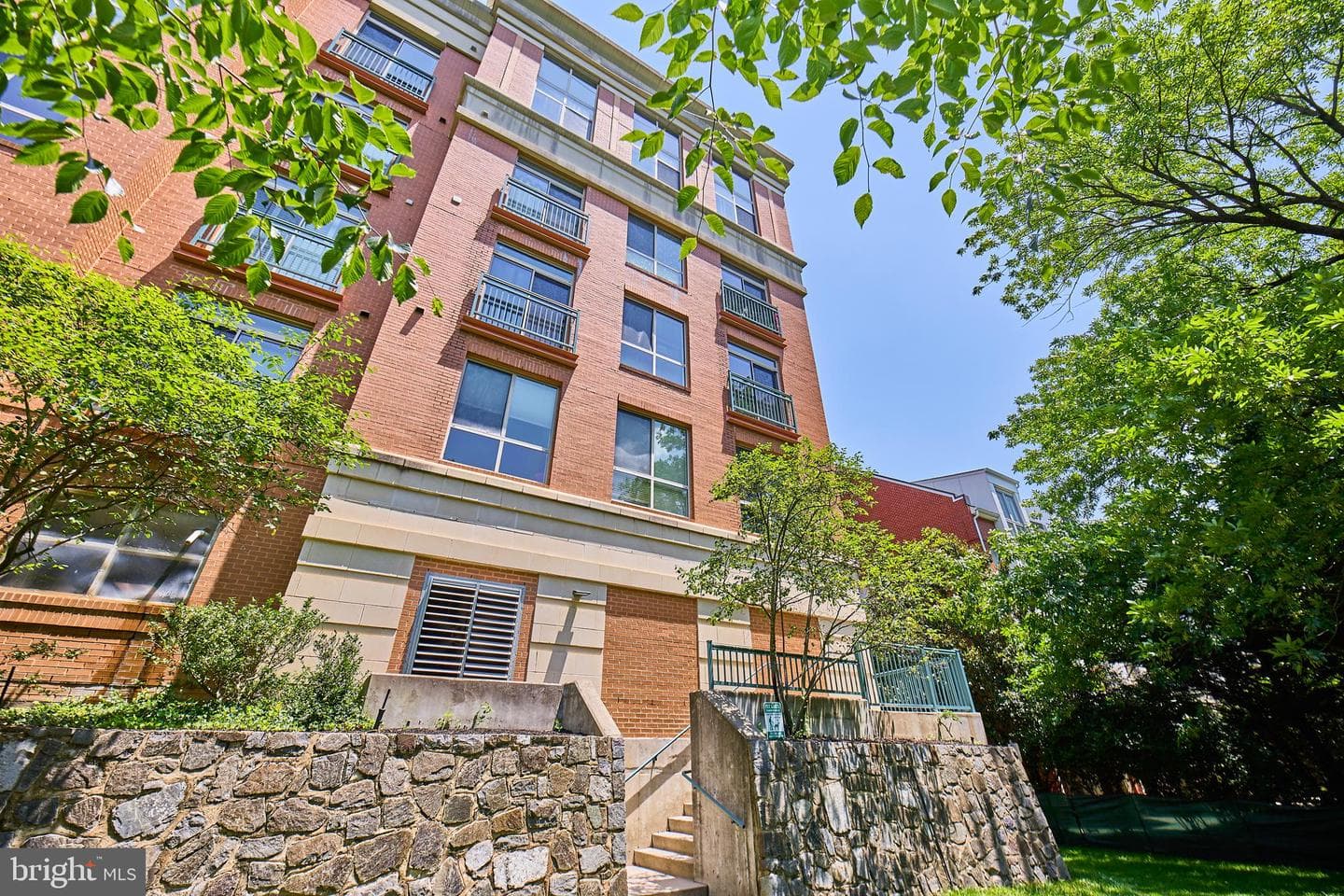 2200 N Westmoreland Street #330 photo 27