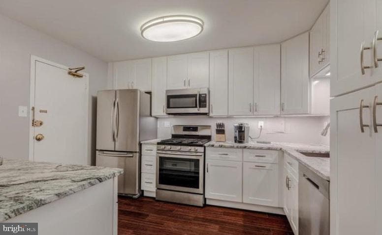 1300 Army Navy Drive #803 photo 11