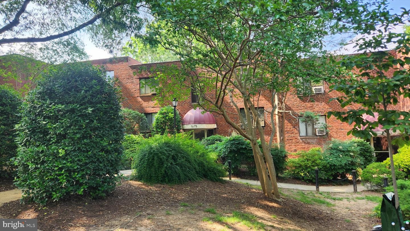 1575 N Colonial Terrace #204-Y photo 1