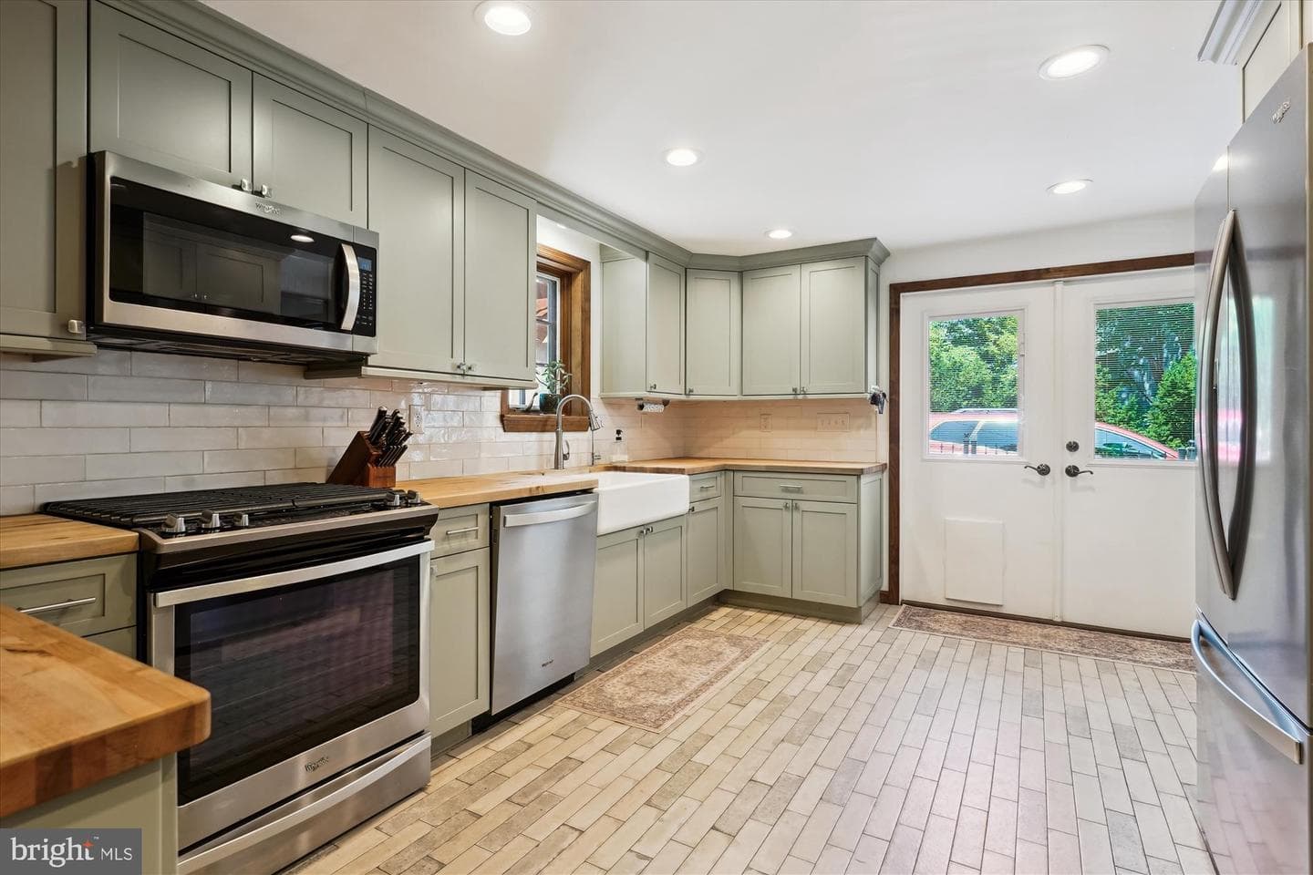 133 N Highland Street N photo 17
