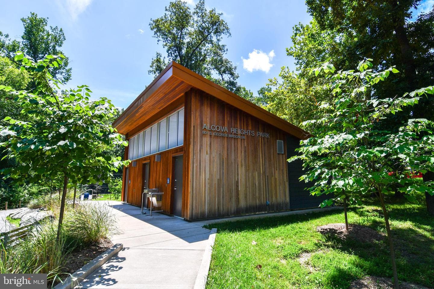 1519 S George Mason Drive #10 photo 37