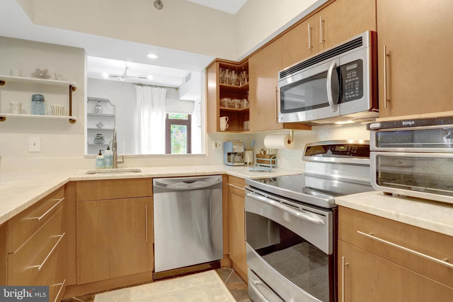 2400 Clarendon Boulevard #105 photo 3