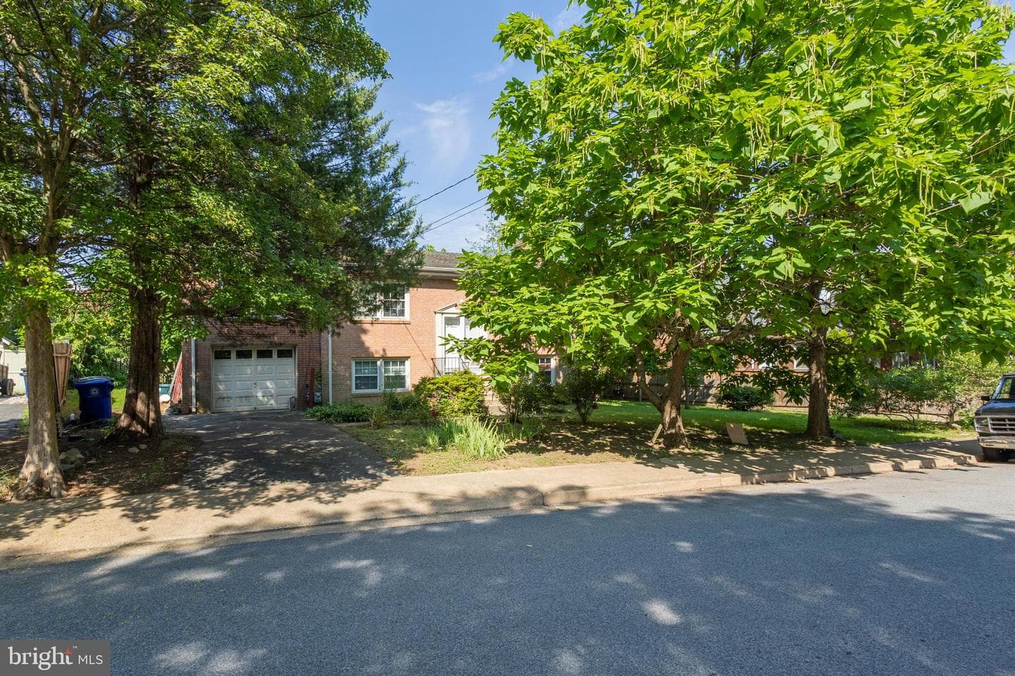 420 N Irving Street photo 3