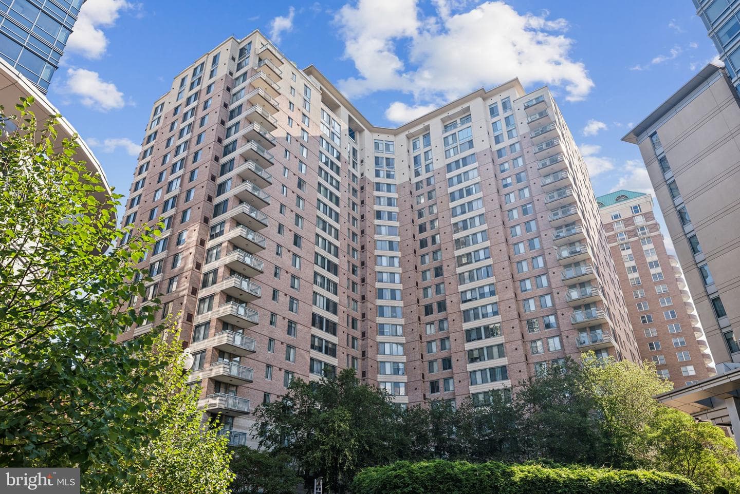 851 N Glebe Road #415 photo 31