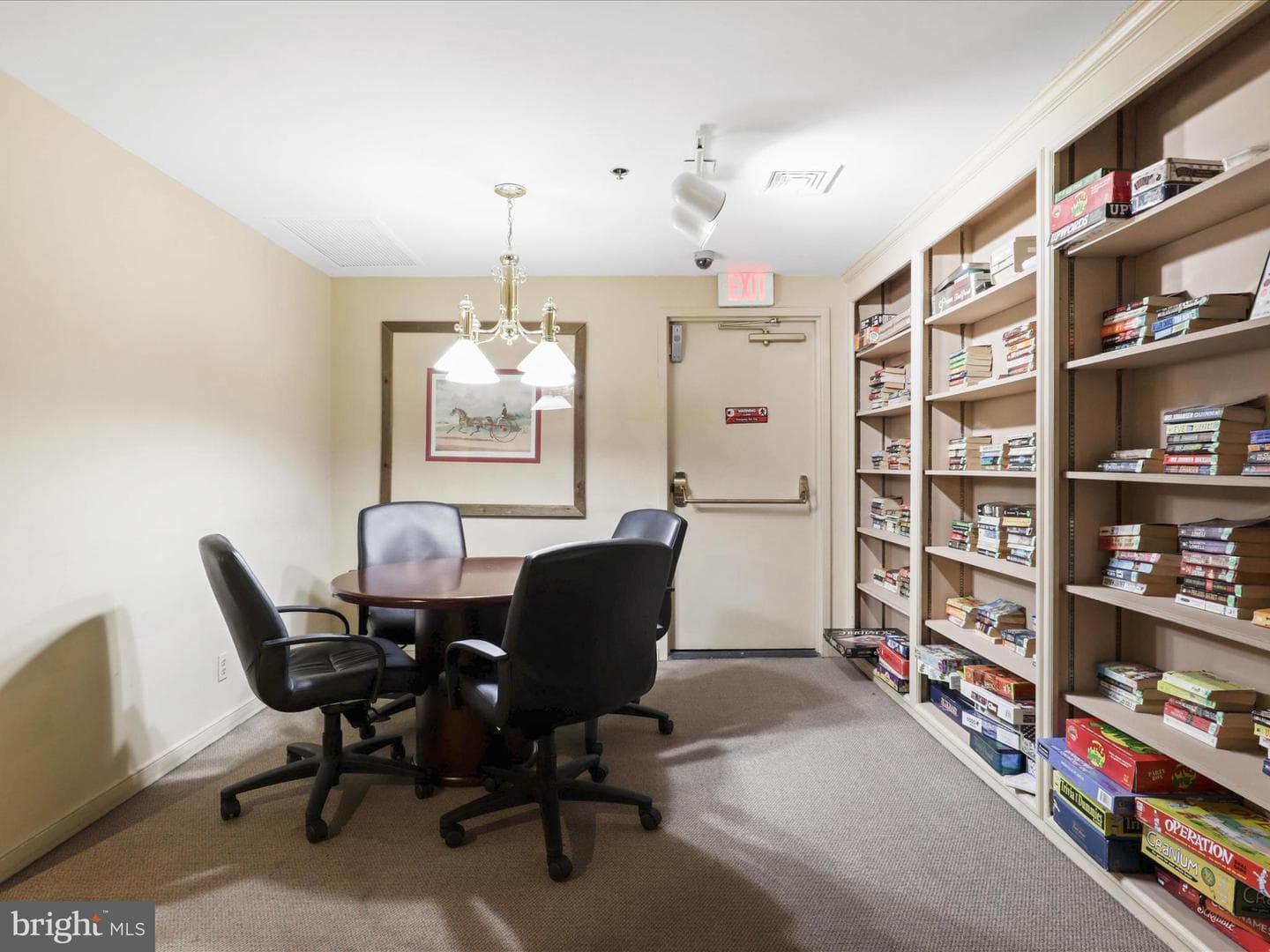 1600 N Oak Street #524 photo 33