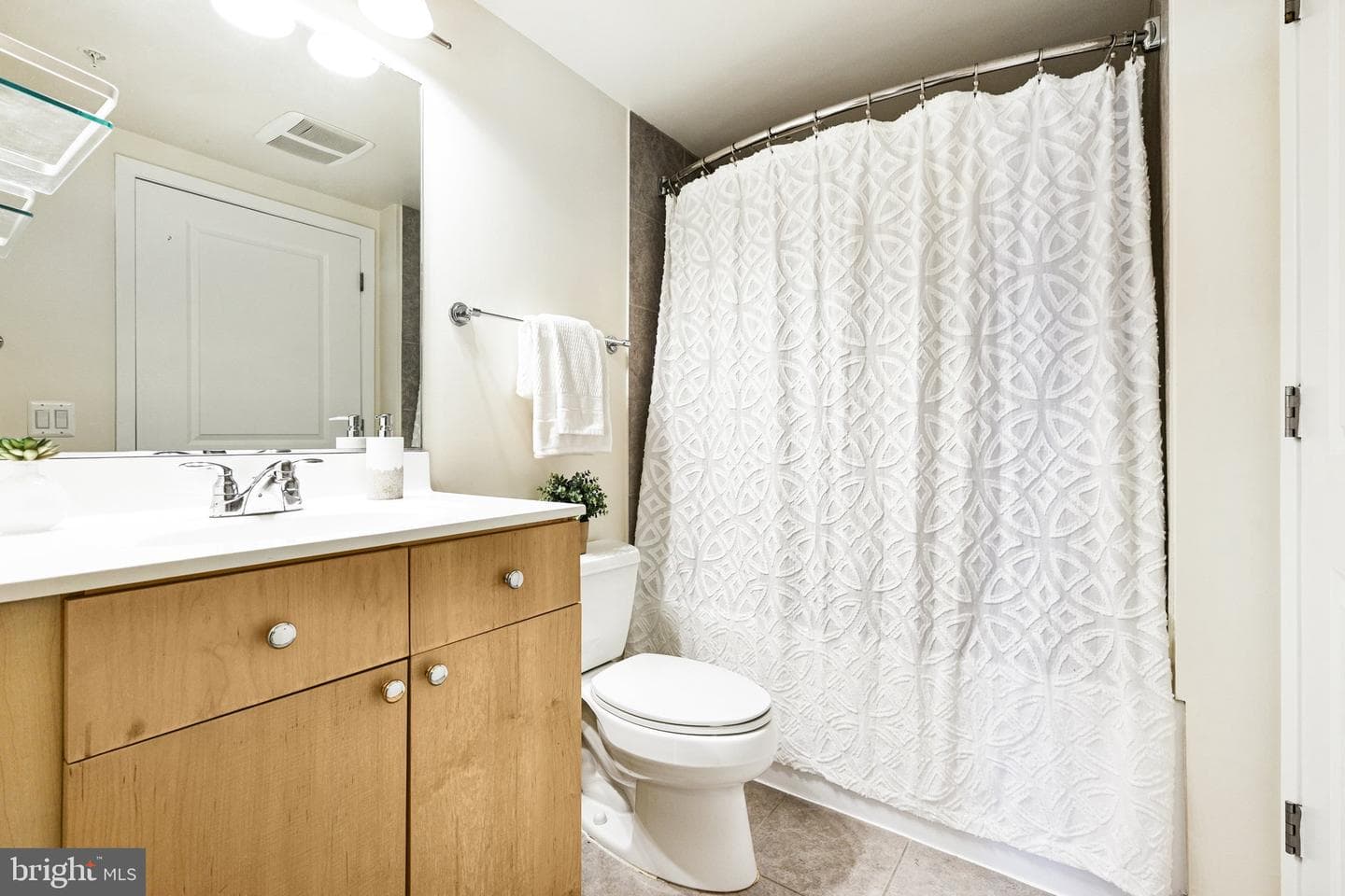 820 N Pollard Street #801 photo 40