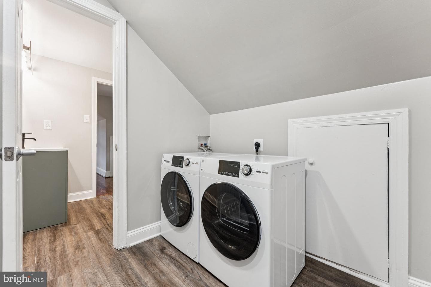 2153 N Taylor Street photo 22