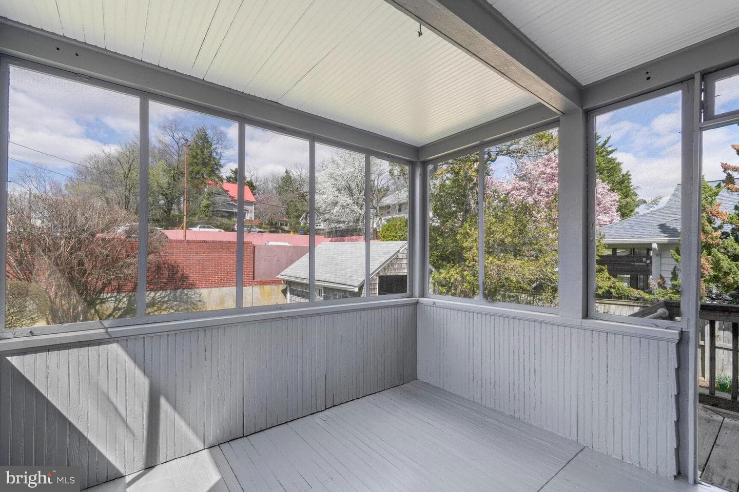2114 N Oakland Street photo 33