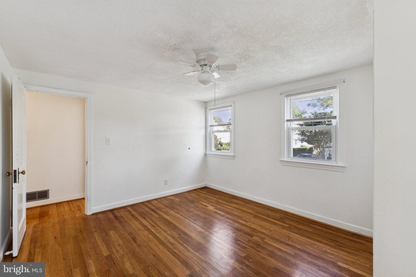 954 N Longfellow Street photo 30