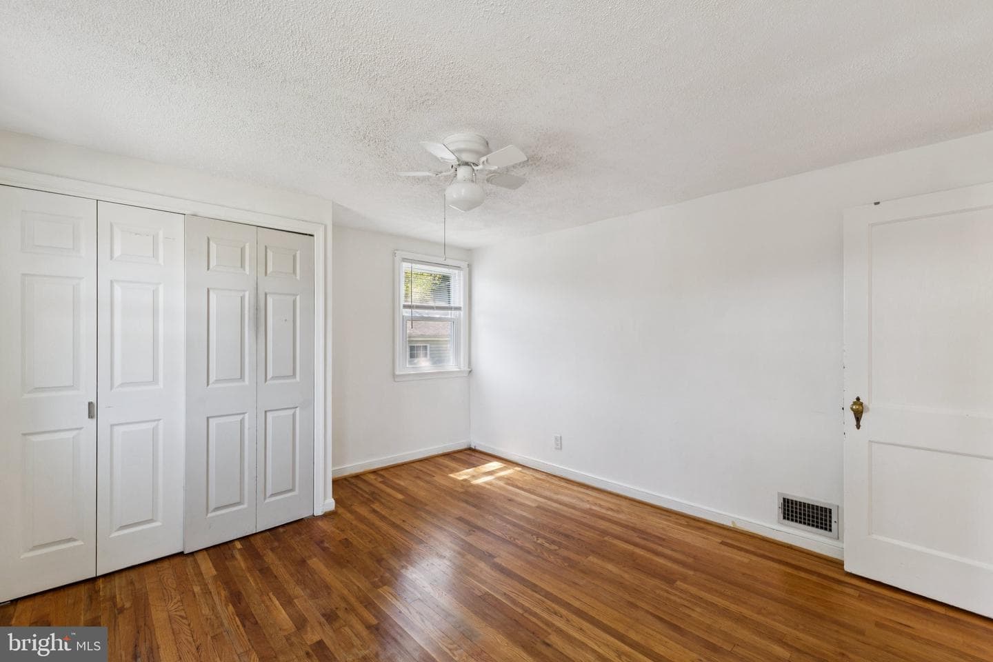 954 N Longfellow Street photo 33