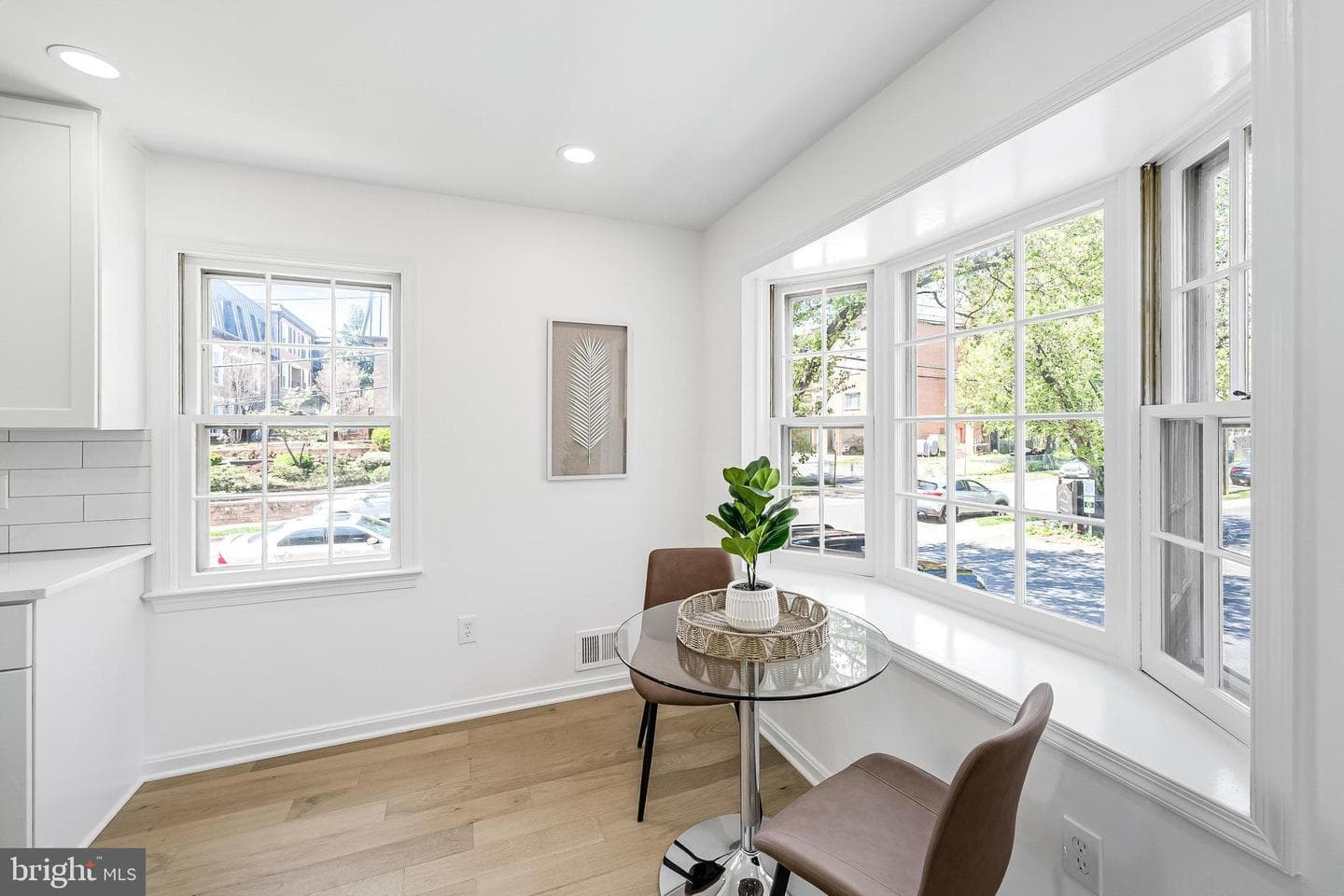 2111 N Lincoln Street photo 10