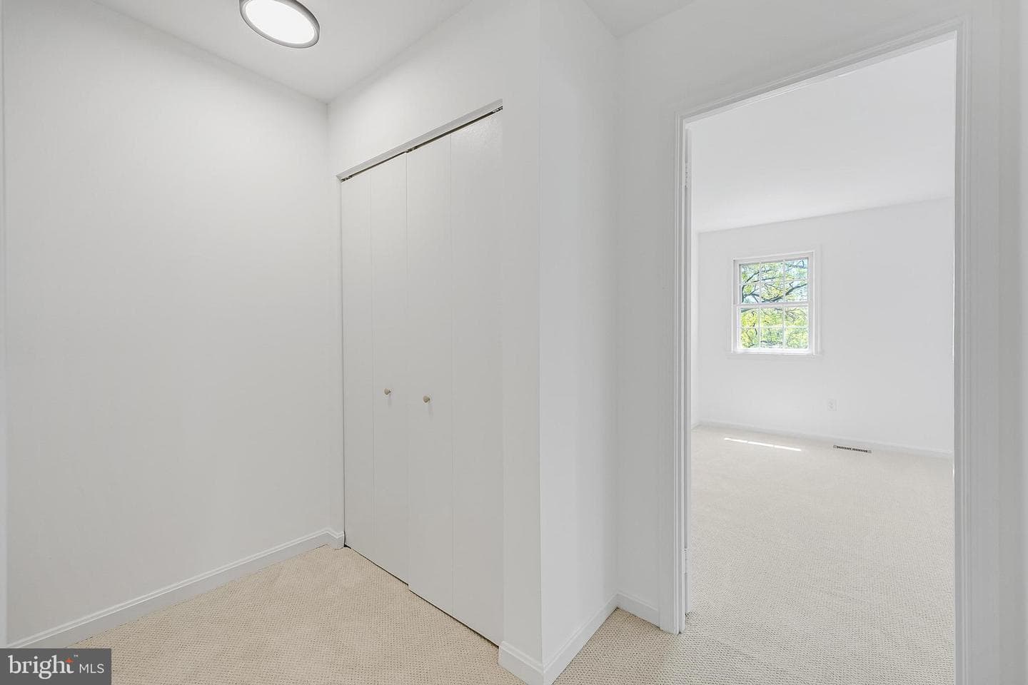 2111 N Lincoln Street photo 17