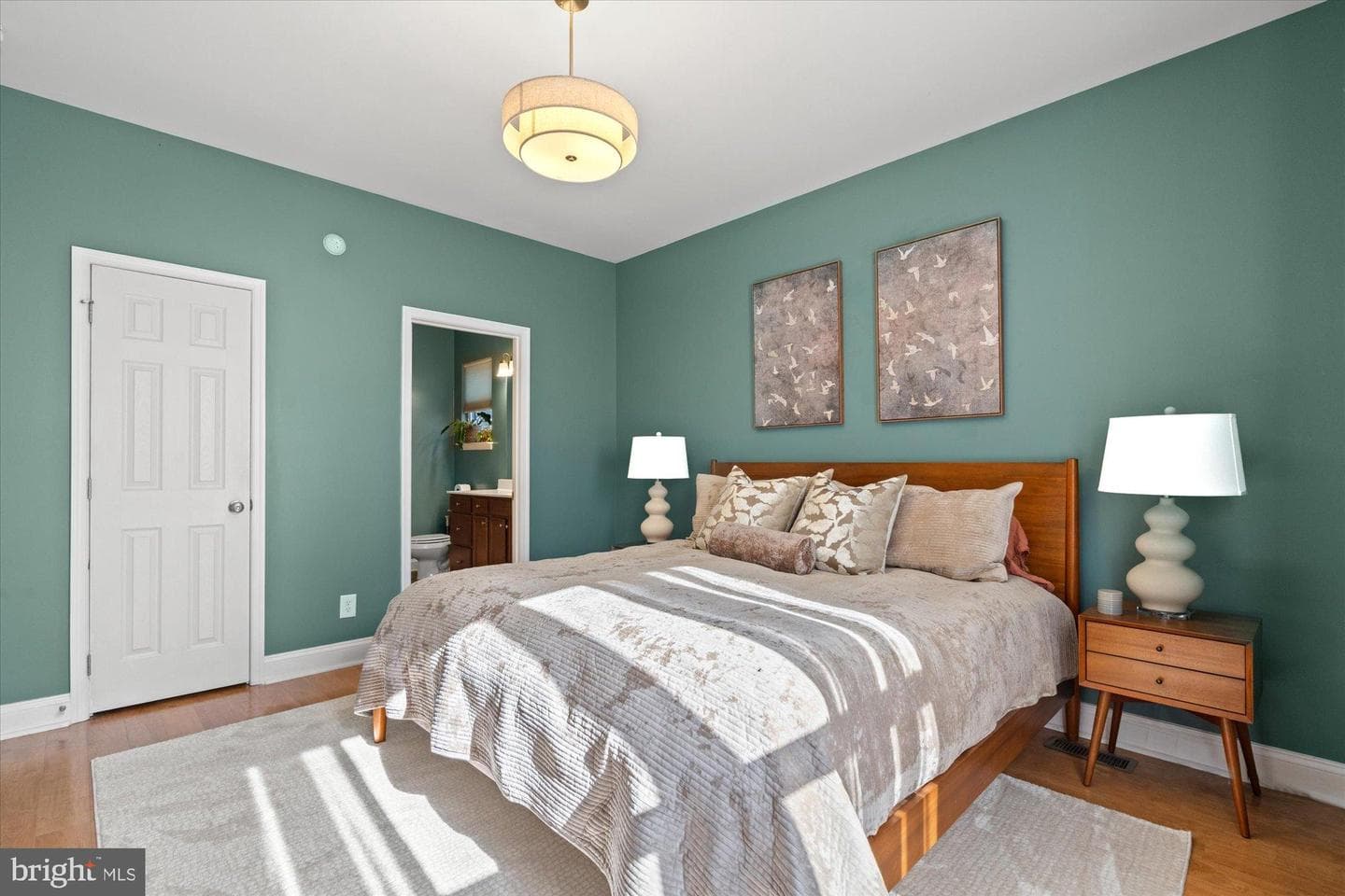 2046 S Shirlington Road photo 13